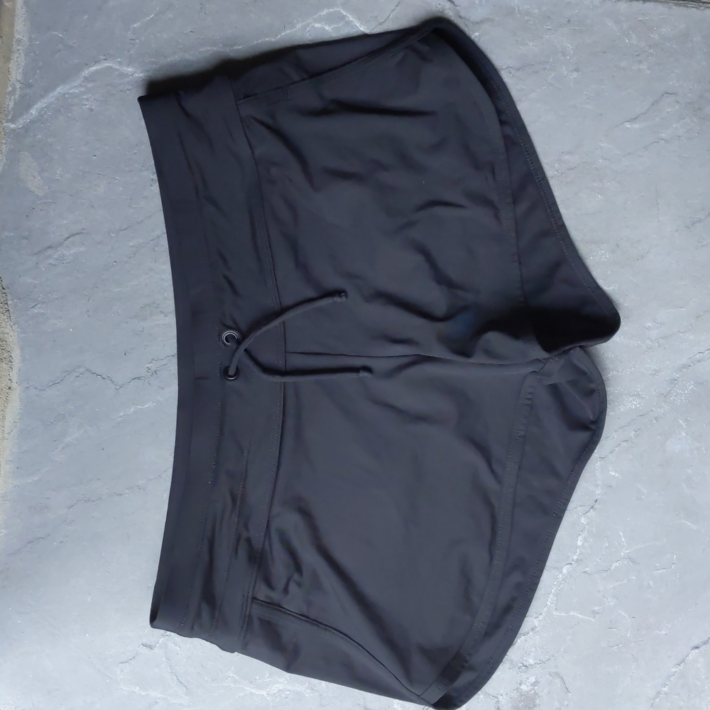 Athleta Kata swim shorts - black